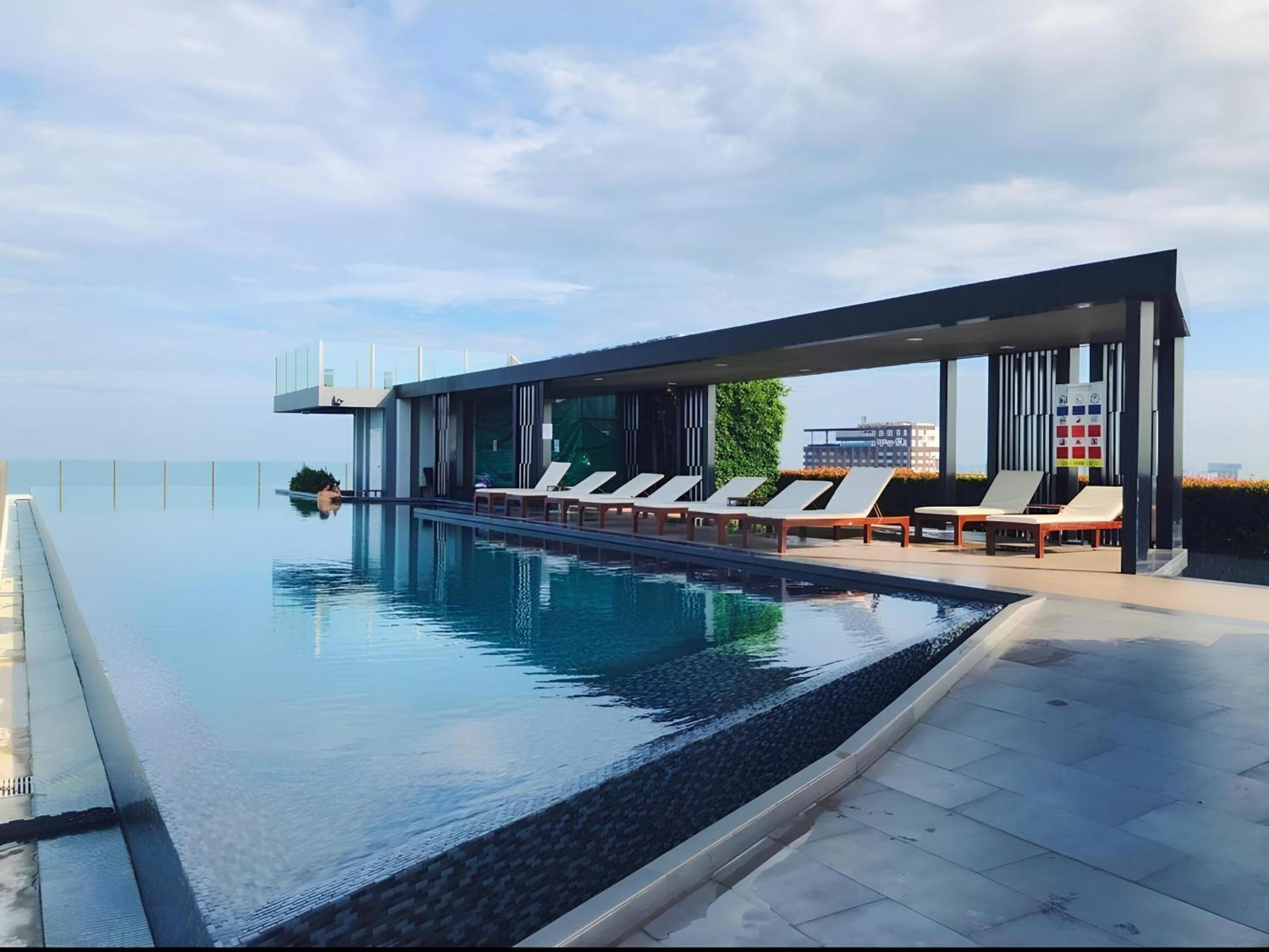 Best Location In Pattaya, Sky Pool & Infinity Edge Bagian luar foto
